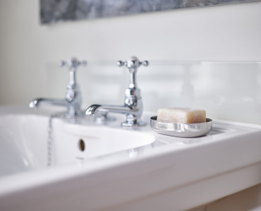 EasyStore Luxe Soap Dish - Stainless Steel